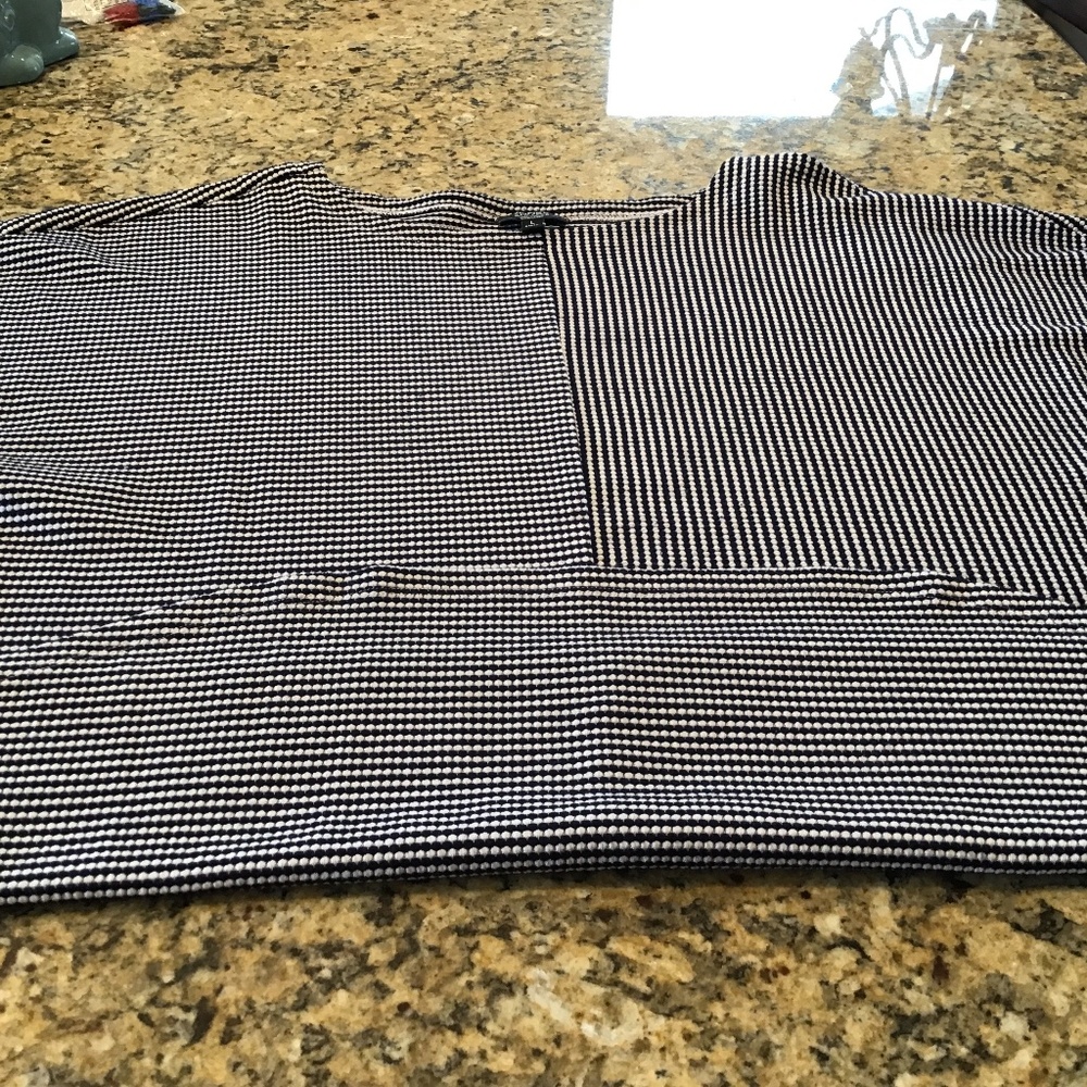 Jones New York women’s casual shirt sleeve top